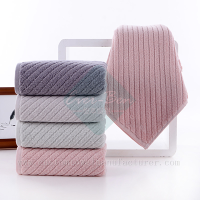 China Customized colorful bath towels Producer Outdoor Holiday Beach towels Manufacturer